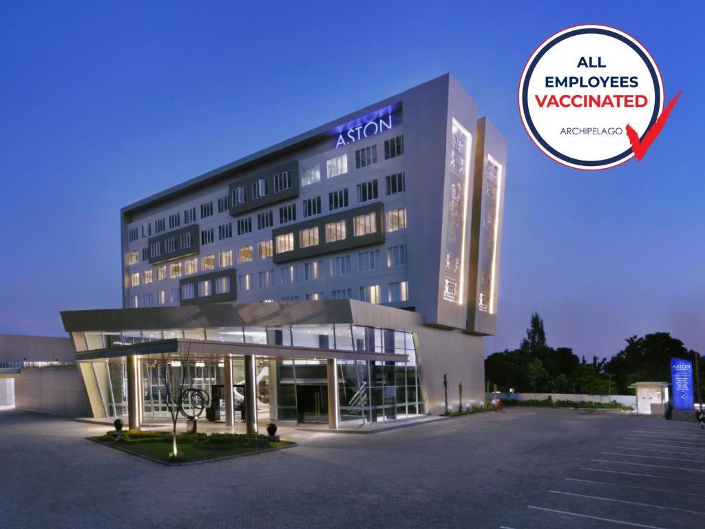 Aston Banyuwangi Hotel And Conference Center Экстерьер фото