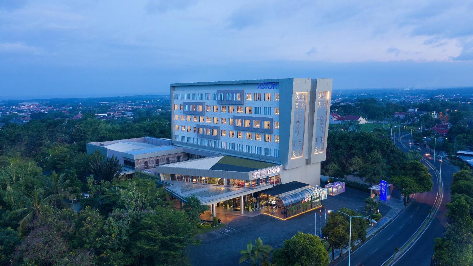 Aston Banyuwangi Hotel And Conference Center Экстерьер фото